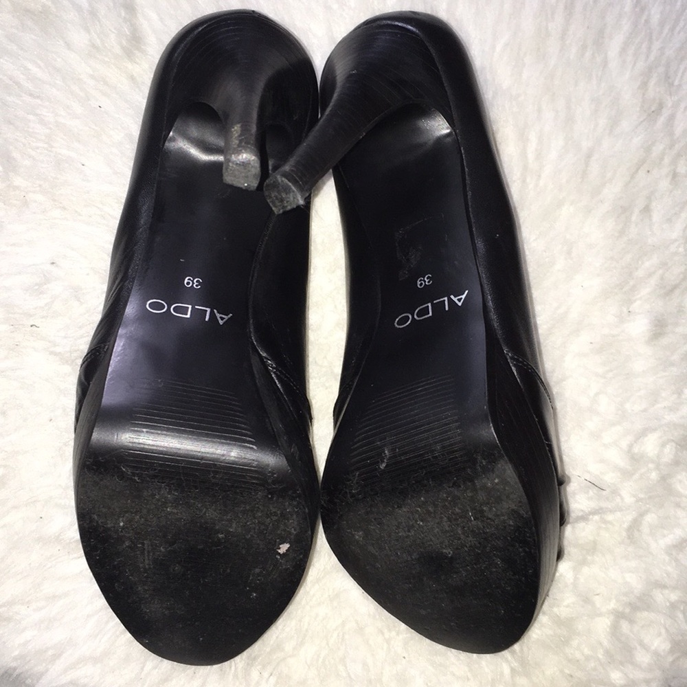 Black heels - Picture 2 of 4
